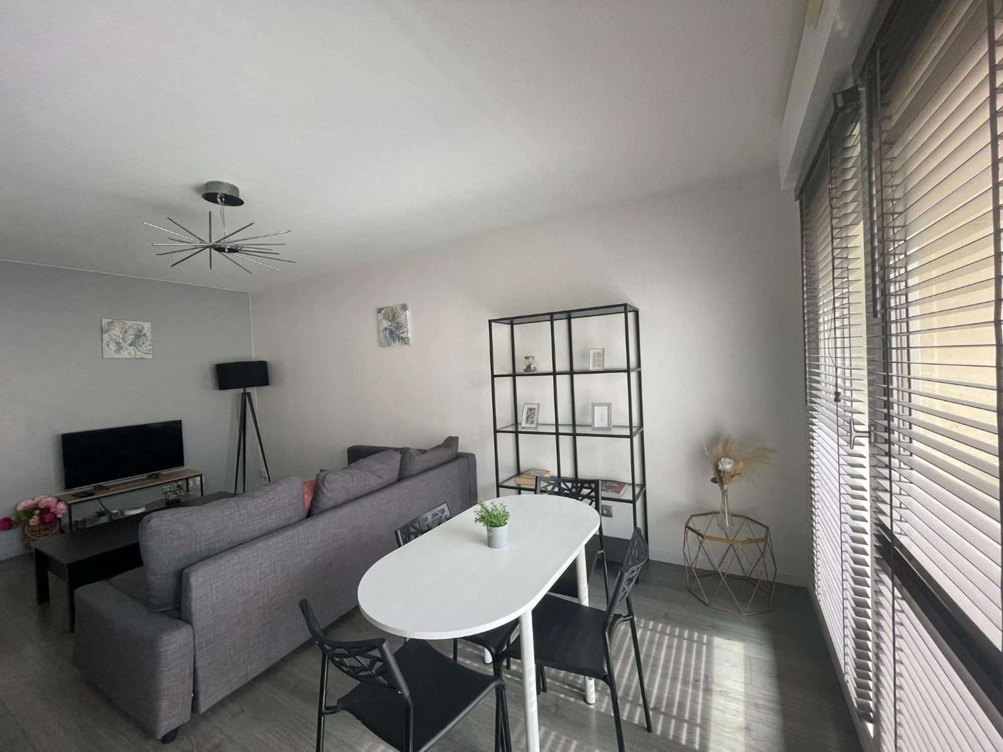 Apartment & Cosy, Charcot- Wifi - Lave Linge - Balcon - Parking