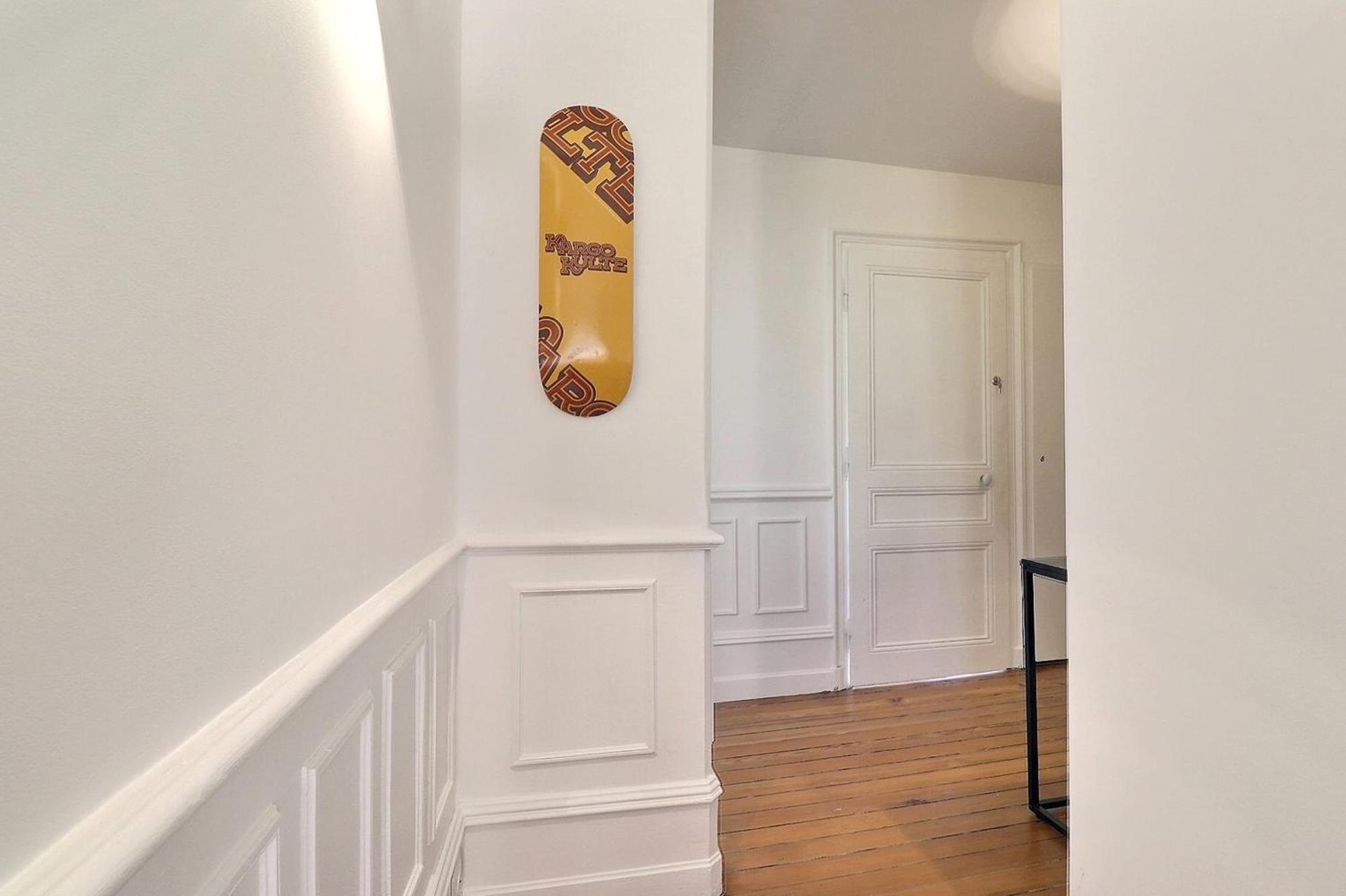 Escape And Charm In La Croix-rousse Stunning One-bedroom For An Appartement *