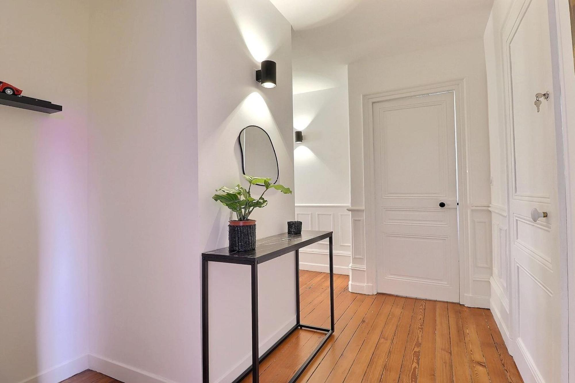 Escape And Charm In La Croix-rousse Stunning One-bedroom For An * Lyon