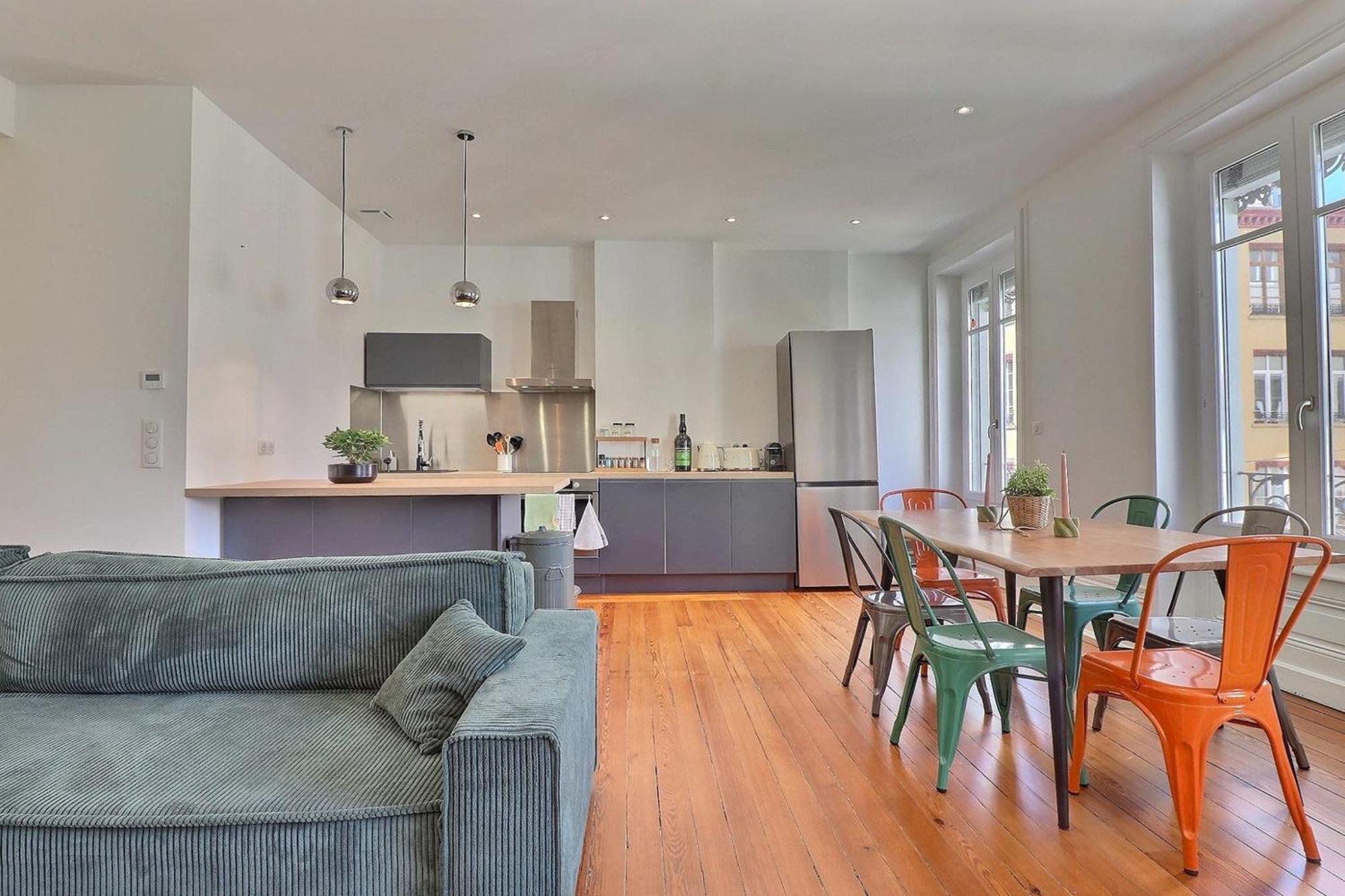 Escape And Charm In La Croix-rousse Stunning One-bedroom For An
