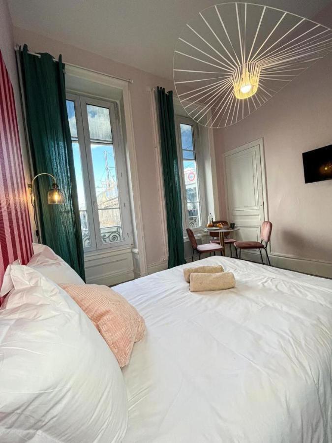 Whitney Apartment *