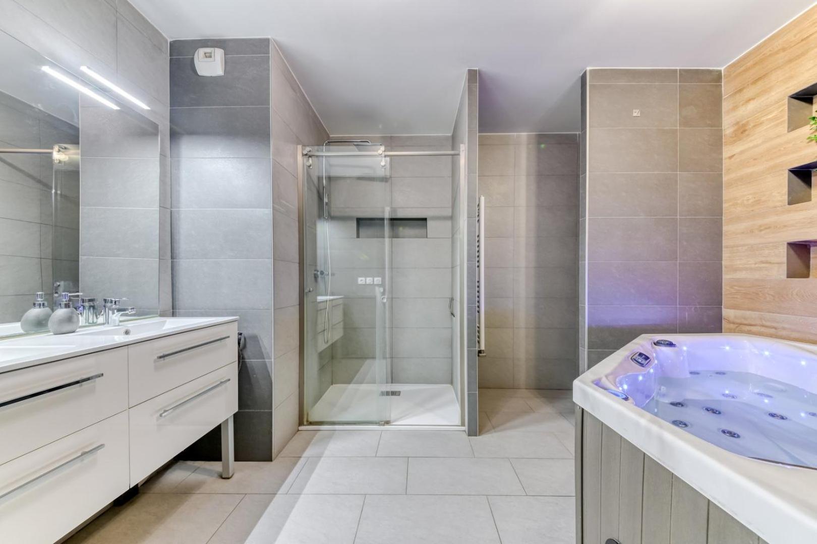 Appartement Guestready - Chic With Jacuzzi And Parking Lyon