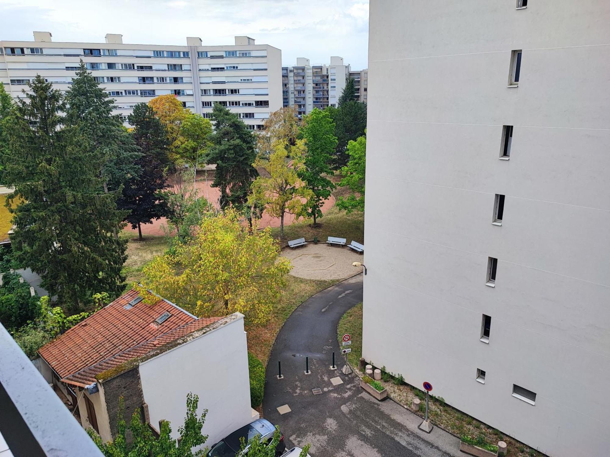 Grand Lumineux Et