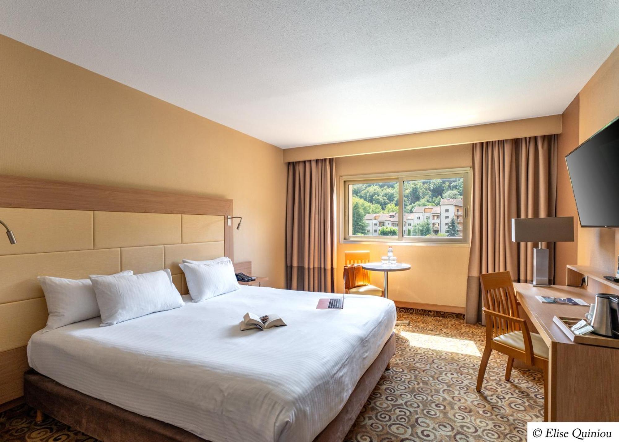 Metropole Hotel 4*