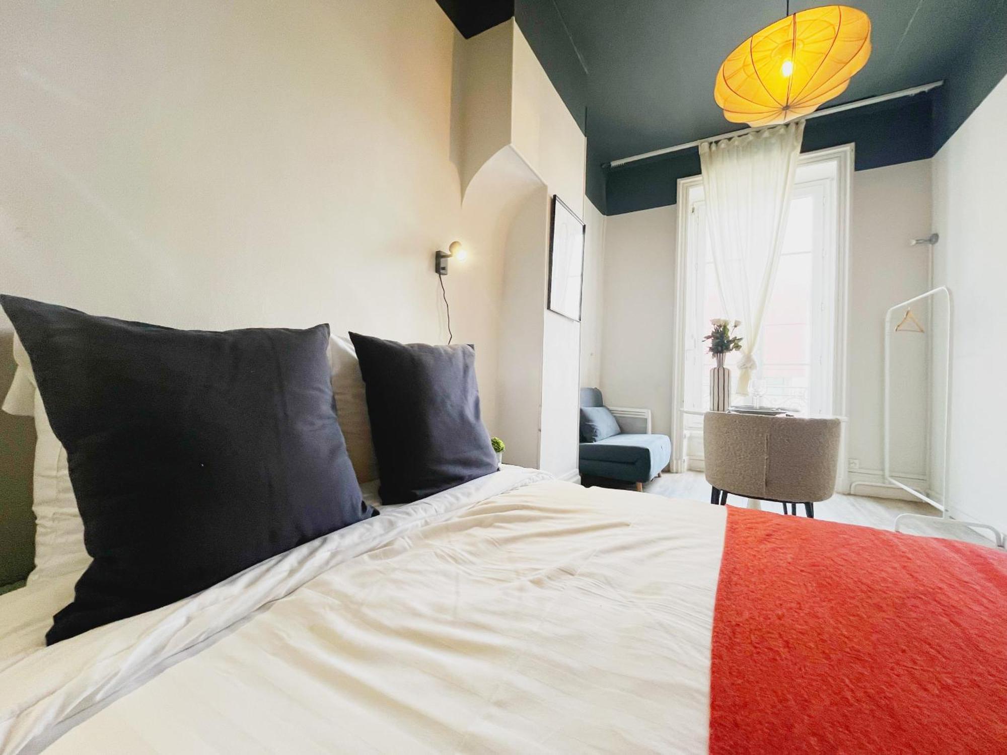 Opium Apartment *