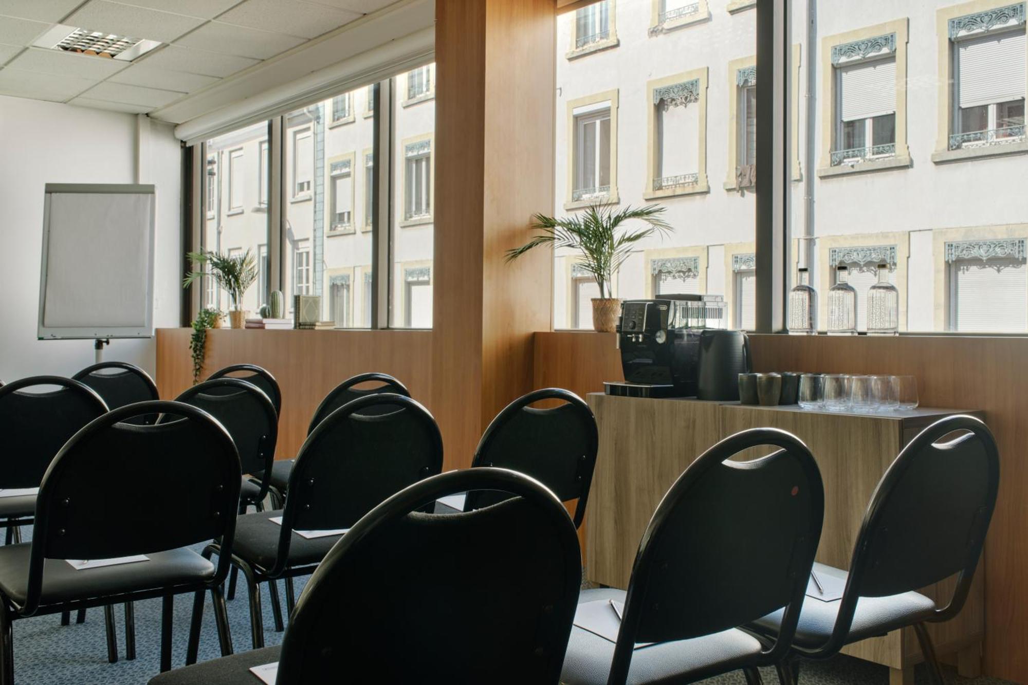 Hotel Chromatics & Restaurant Hill Club By Happyculture 3*