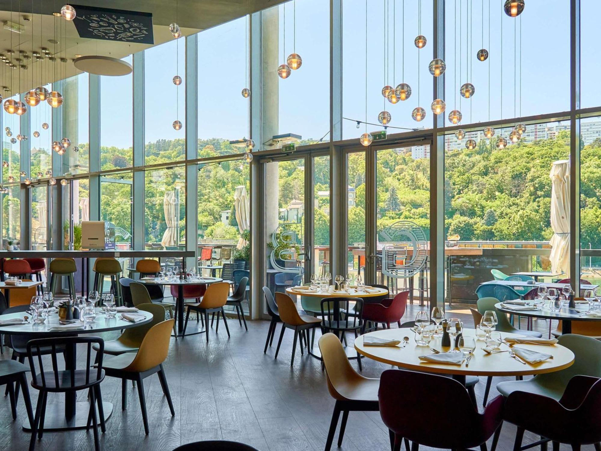 Novotel Centre-confluence Bord De Saone Hotel