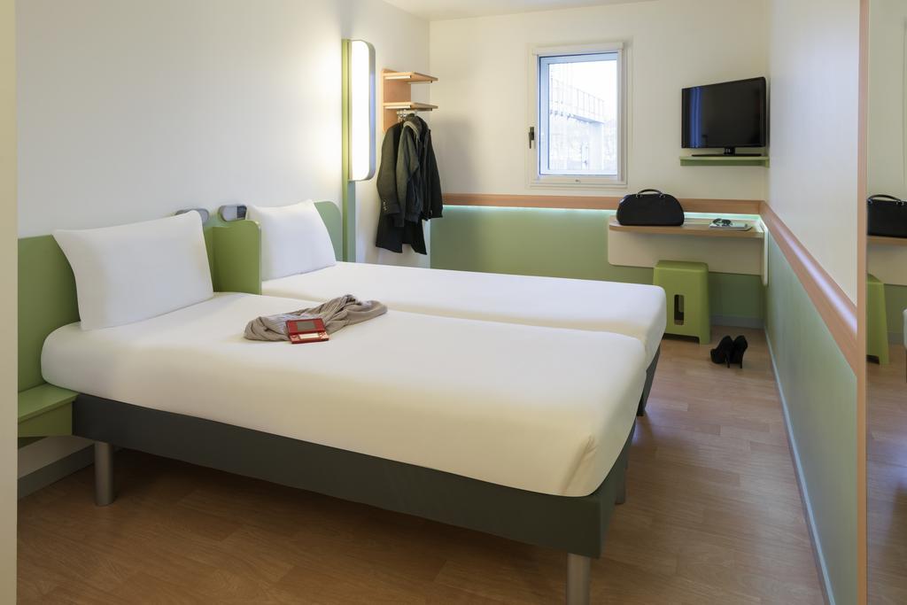 Ibis Budget Centre Confluence Hotel 2*