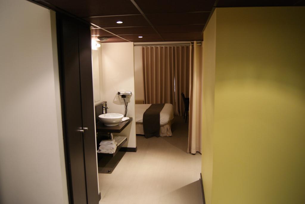 Hotel Central Perrache 3*