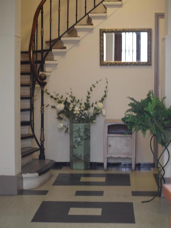 Des Facultes Hotel *