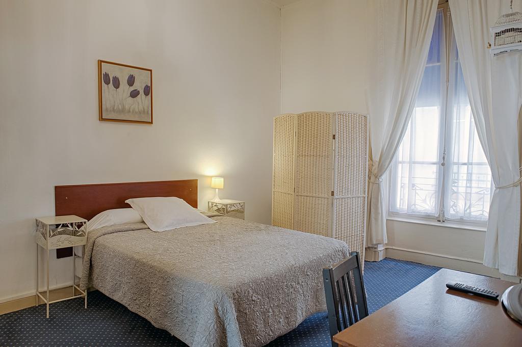 Des Facultes Hotel