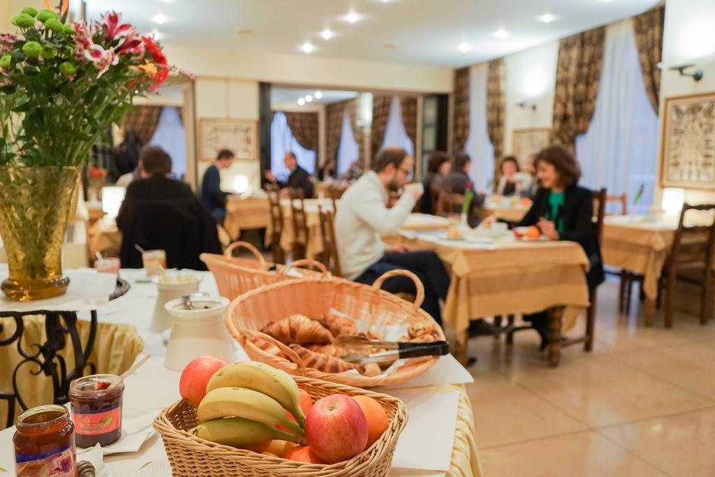 Du Helder Hotel 2*