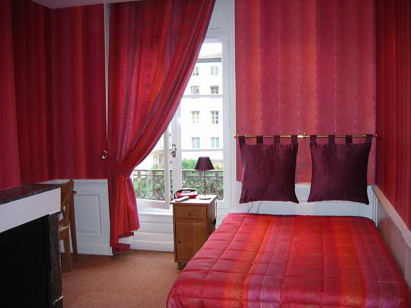 Du Theatre Hotel 2*