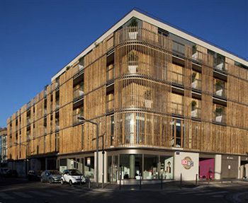 Adonis Dock Ouest Aparthotel