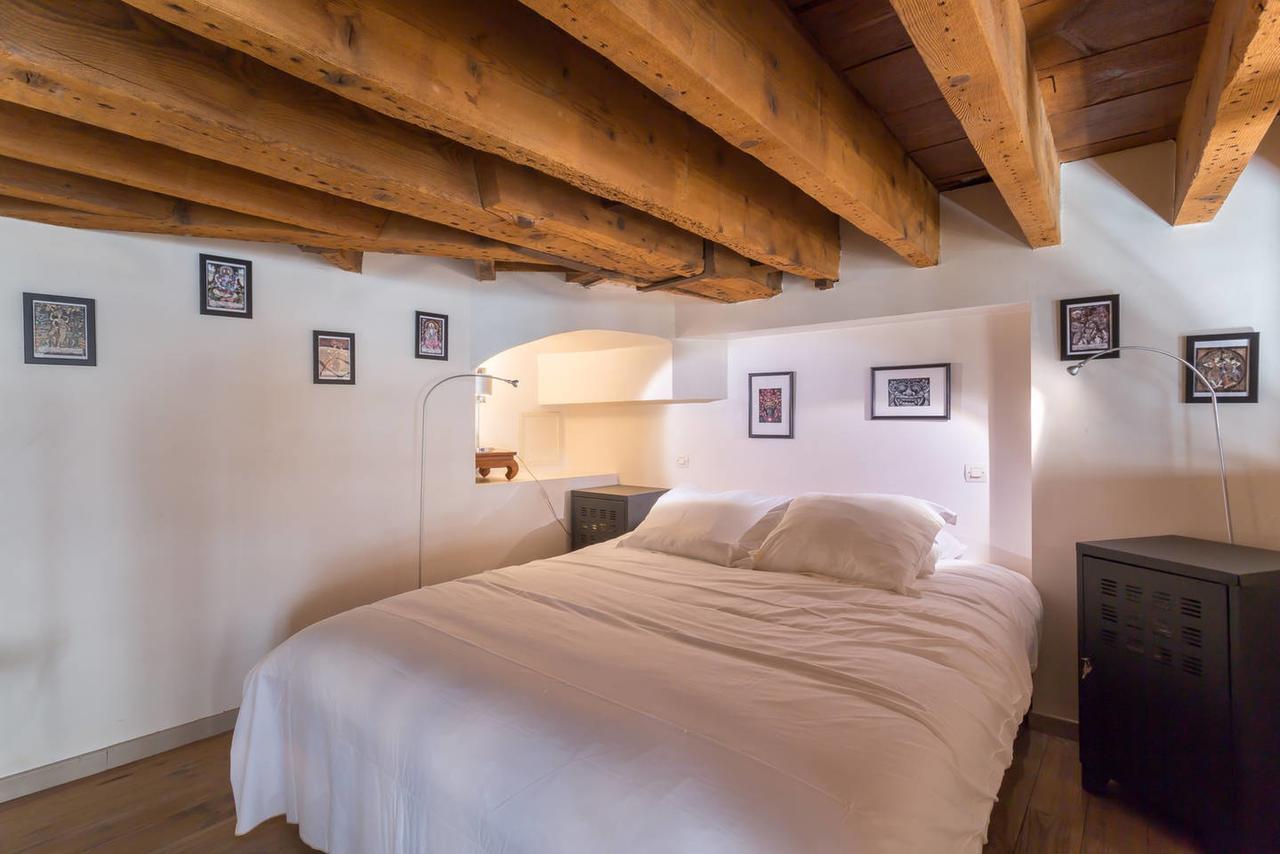 Guestready- Typical Croix-roussien Flat *