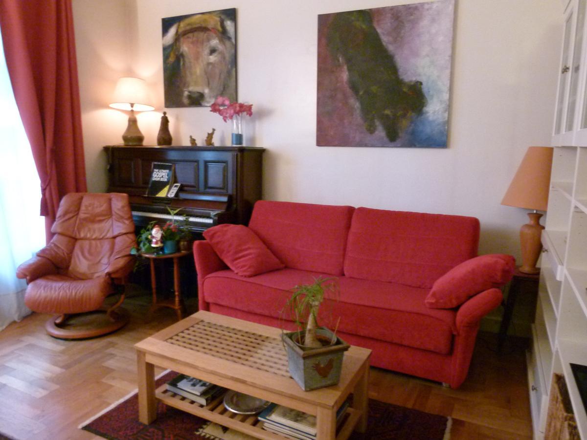Appartement St Pothin Village Avec Garage