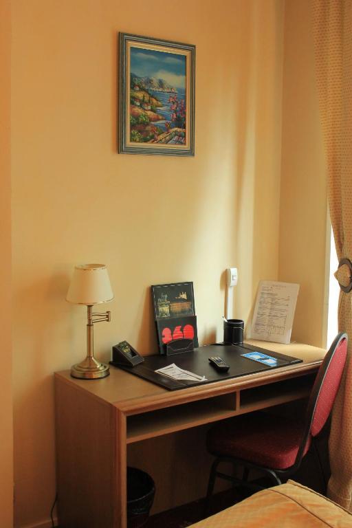 Foch Hotel 3*