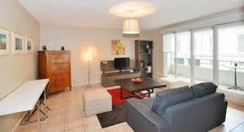 Ambiance - Part Dieu Appartement *