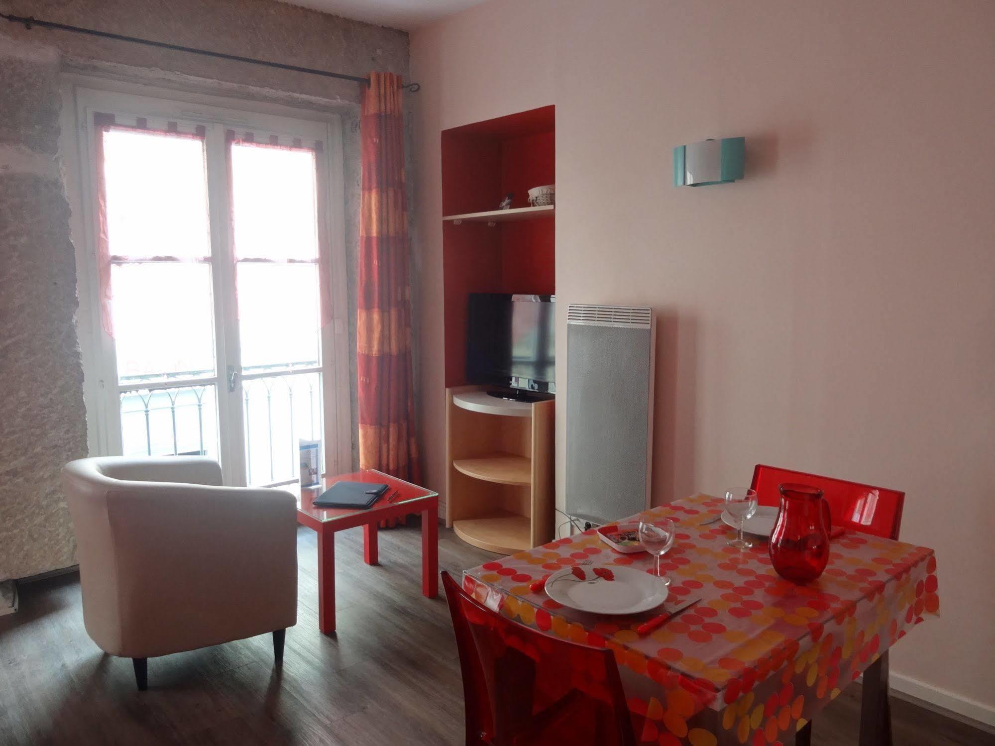 Apartahotel Avy Bellecour 2*