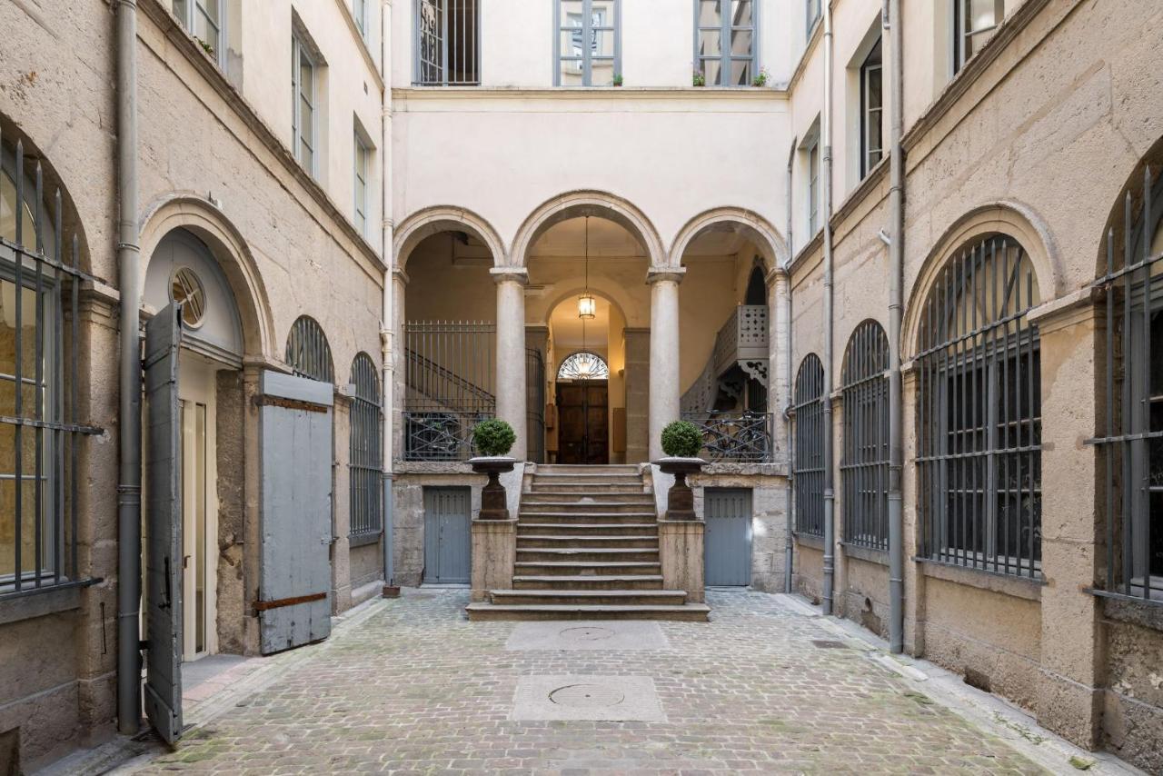 21royale Apartment