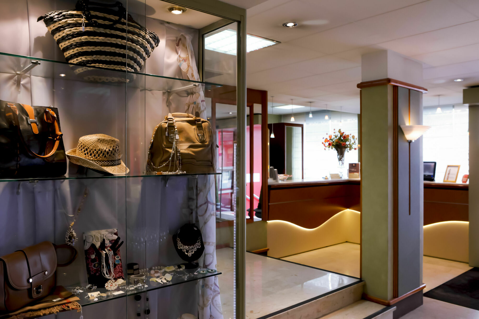 Chromatics & Restaurant Hill Club By Happyculture Hotel 3*