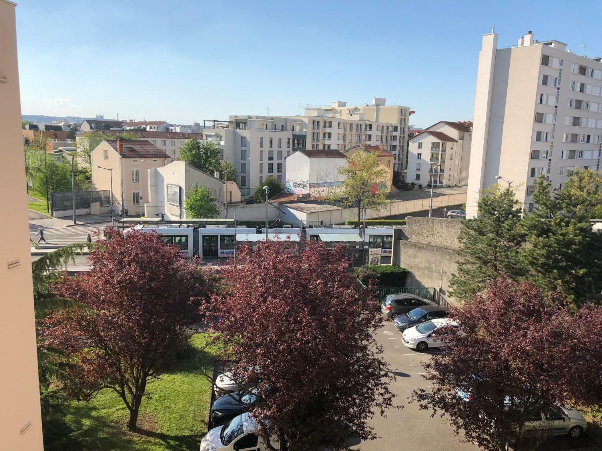 Woezon Na Mi Lyon