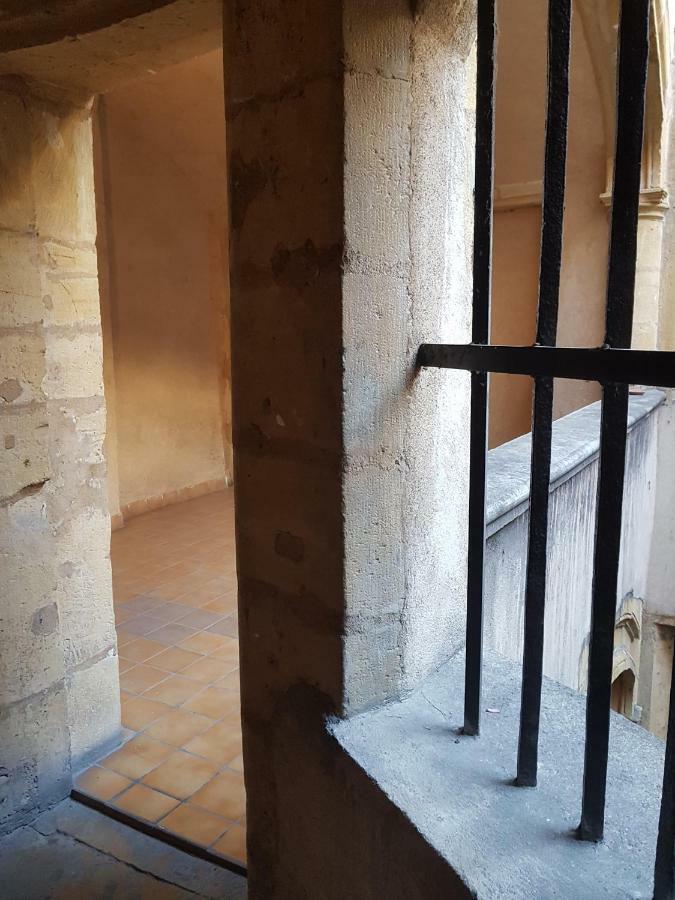 La Fenetre Saint Jean Apartment *