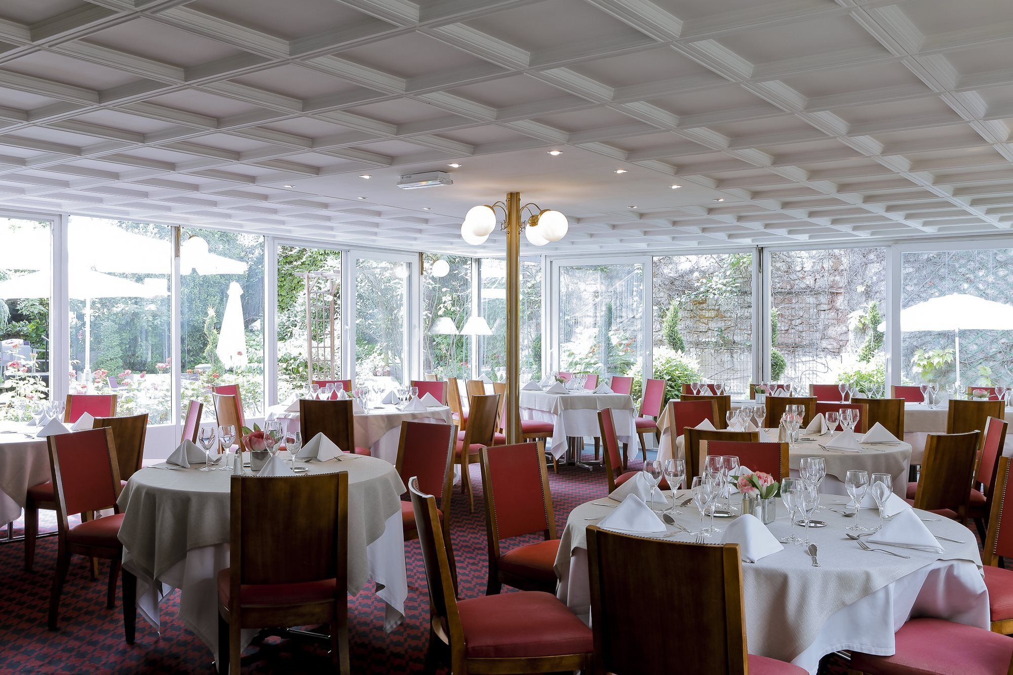 Chromatics & Restaurant Hill Club By Happyculture Hotel
