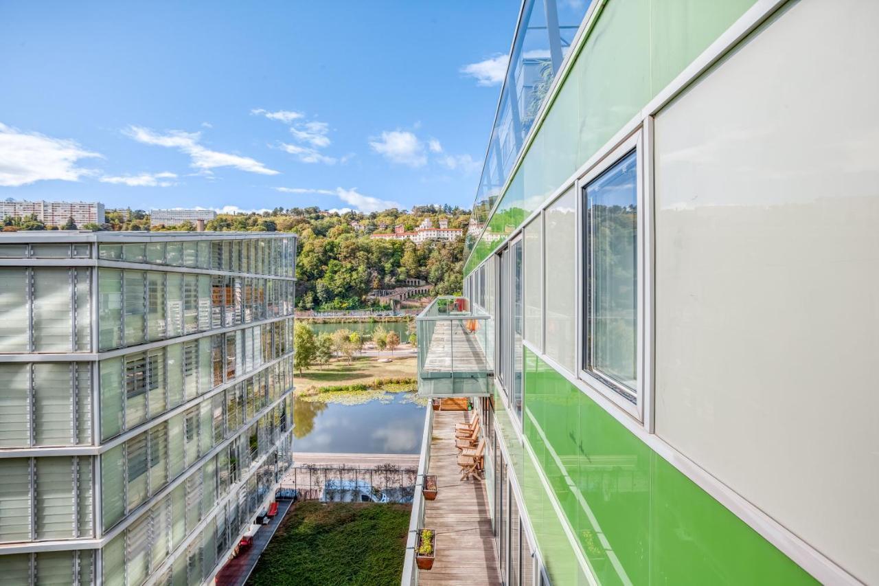 Apartment Lyon Confluence - Duplex Au Calme Avec Parking Prive En Option