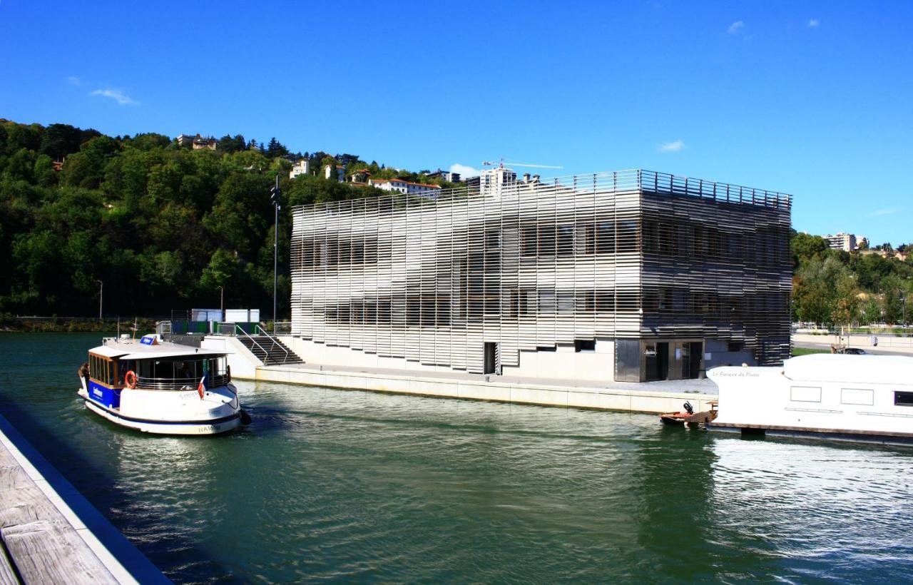 Lyon Confluence - Duplex Au Calme Avec Parking Prive En Option * Lyon