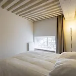 Character Apartment 6 People - City Center