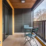 Suite Croix-Rousse : T3 Avec Patio !