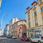 Escapade Lyonnaise - 6 Person Apartment In Sans Soucis