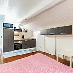 Charmant Studio Cosy Climatise Et Parking Securise A Proximite Du Centre Ville De Lyon