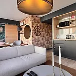 Lost Inn Lyon Part Dieu -Entre Centre Ville Et Gare Part Dieu -Netflix