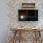 Calm And Design Metro Guichard