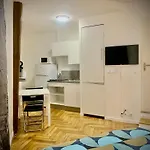 M: studio en plein centre de Lyon