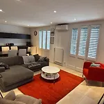 Central Spacious Bright Flat 300M From River Bank