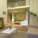 Honore - Hotel Pour Nomades Reveurs - 7 Rue Boissac