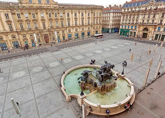 Host Inn Lyon - Appartement De Luxe Aux Terreaux & Jacuzzi