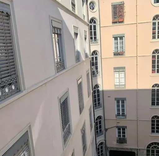 Appart Sur Cour Proche Bellecour