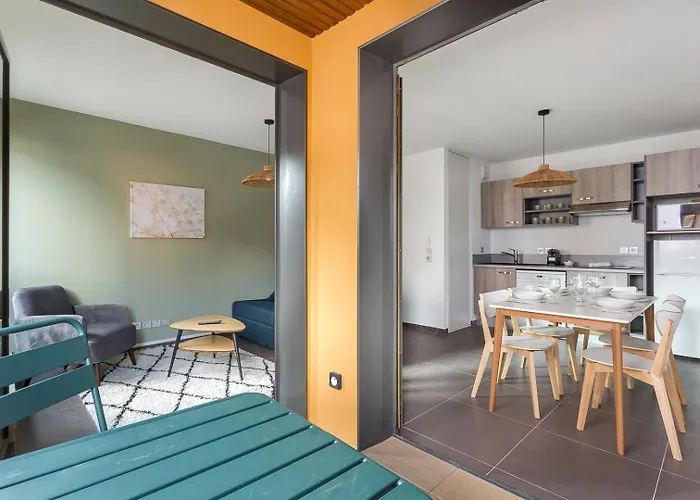 Suite Croix-Rousse : T3 Avec Patio !