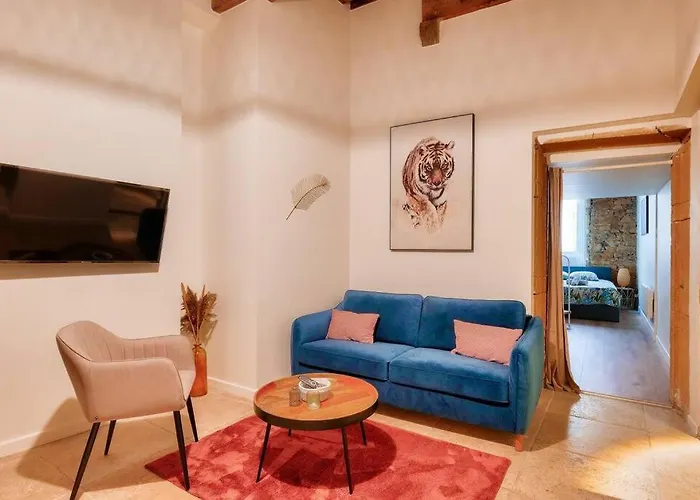 2Br Flat Near Louis Pradel Metro Station