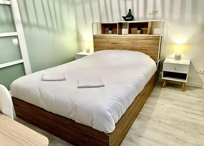T3 Sauna Box-Parking Gratuit Monplaisir-Lumiere