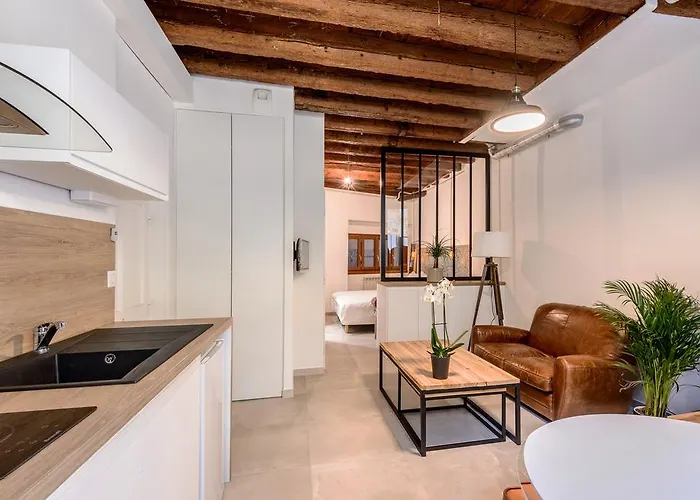 Luckey Homes - Montee Du Garillan