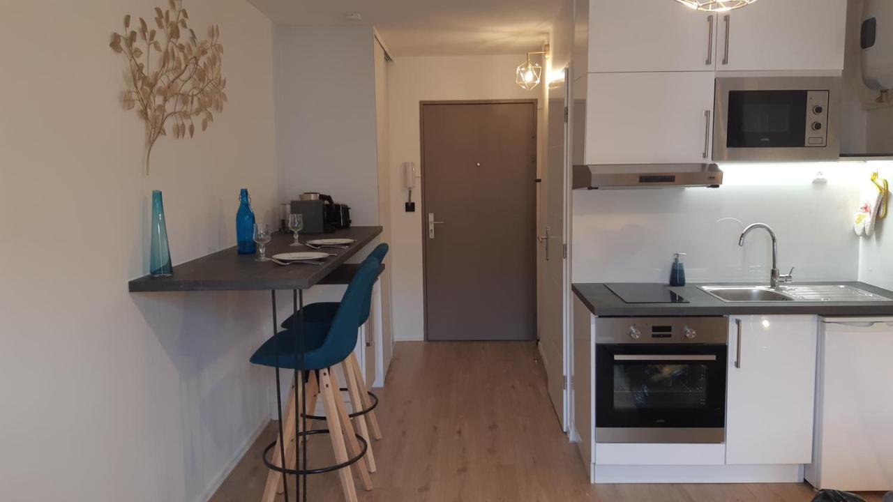 Monplaisir, Beau Neuf Avec Parking, Classement 2 étoiles * Lyon