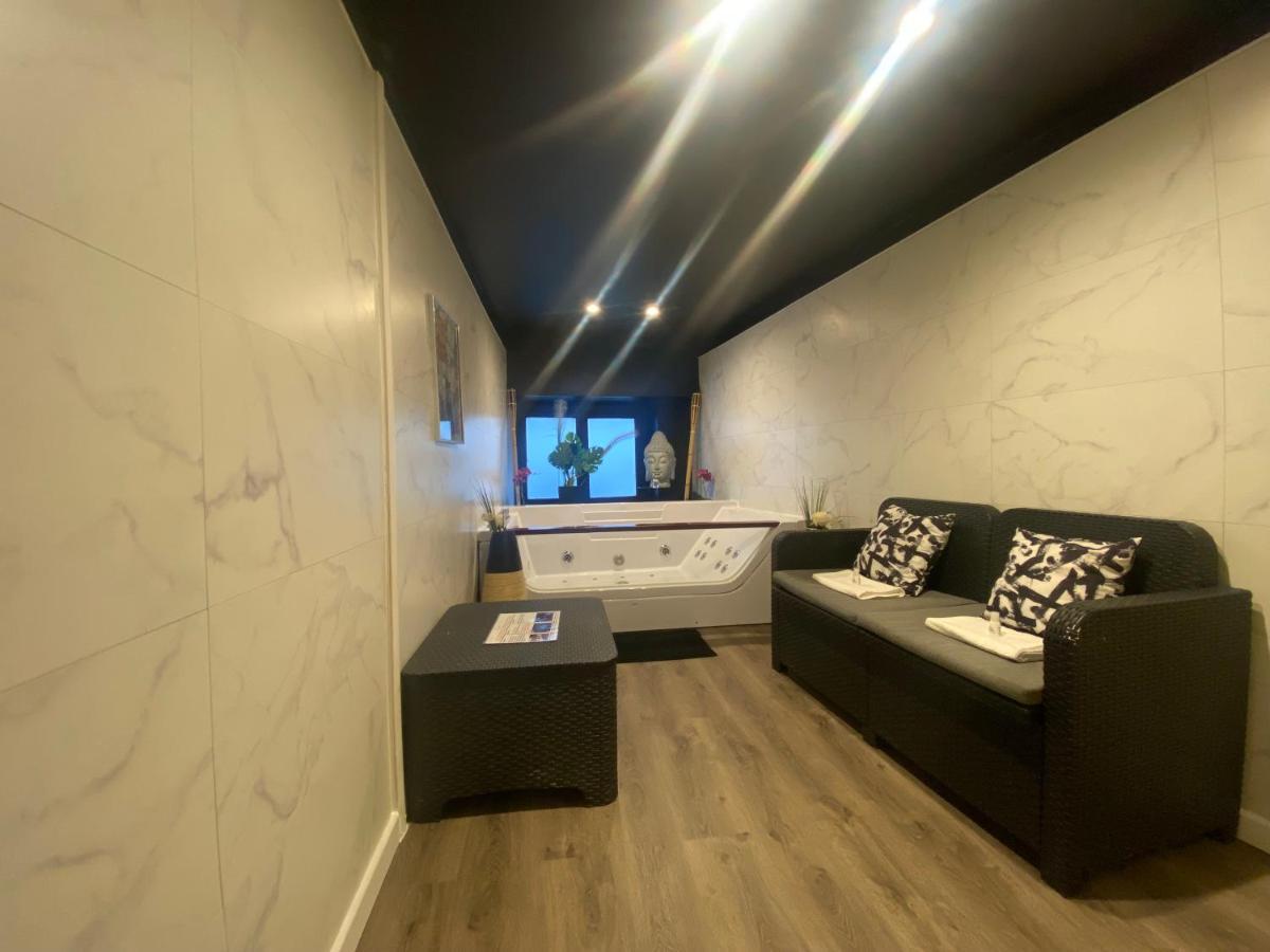 Jacuzzi En Duplex A 5 Minutes Du Centre Ville A Pied Lyon