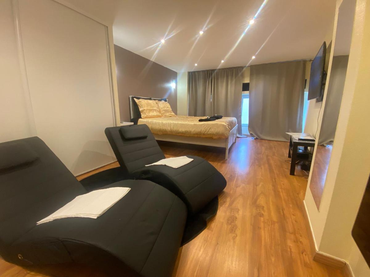 Jacuzzi En Duplex A 5 Minutes Du Centre Ville A Pied *