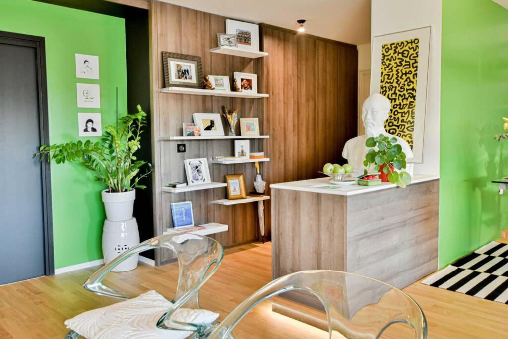 Apartment West Side - Full River View - Spacious - De Luxe
