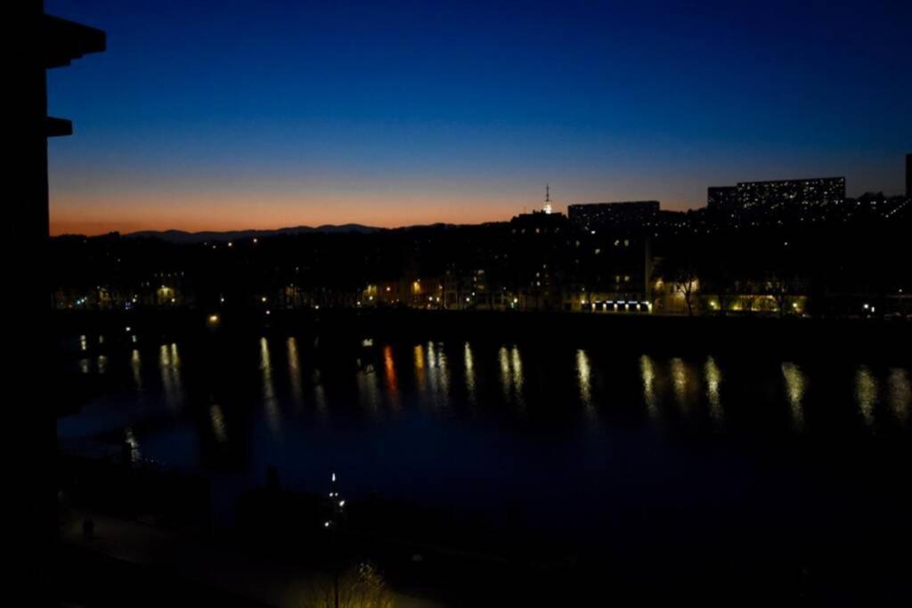 West Side - Full River View - Spacious - De Luxe Apartment Lyon